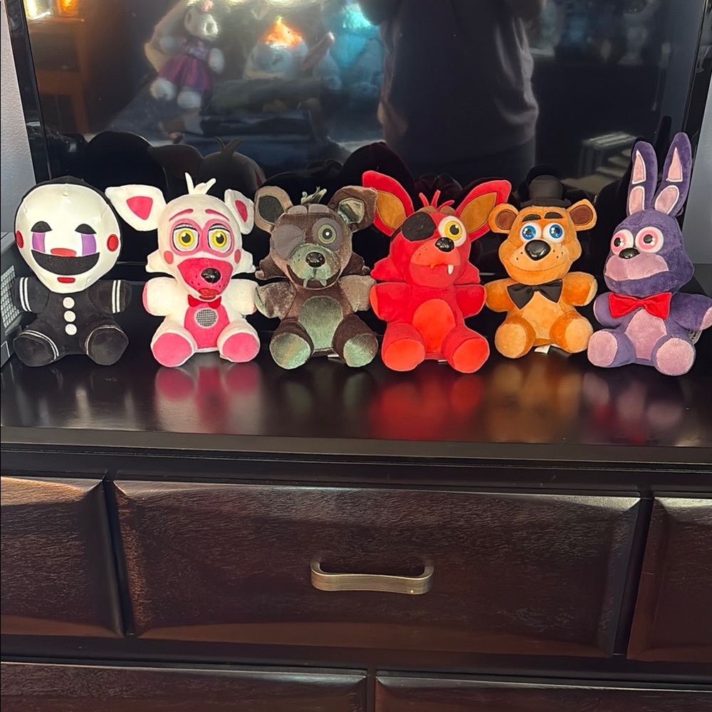 NEW LISTING ✨ Assorted Funko & Bootleg FNaF Plushies